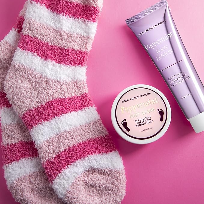 Live Green Bath and Body Present Set- Foot Spa Set with Fuzzy Socks, Lotion, and Scrub, Peppermint