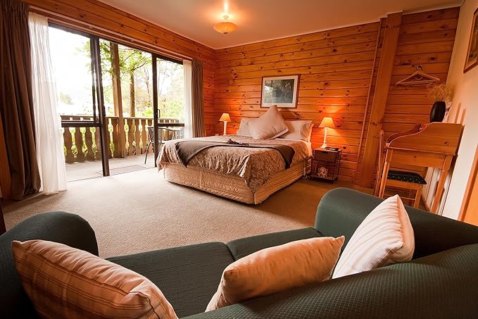 Wonderbox - Original Gift Idea - Experience Gift - Getaway for 2-1 Hotel night for 2 people - Online Booking Platfrom - Up to 52.000 hotels across the US - 3 to 5* hotels