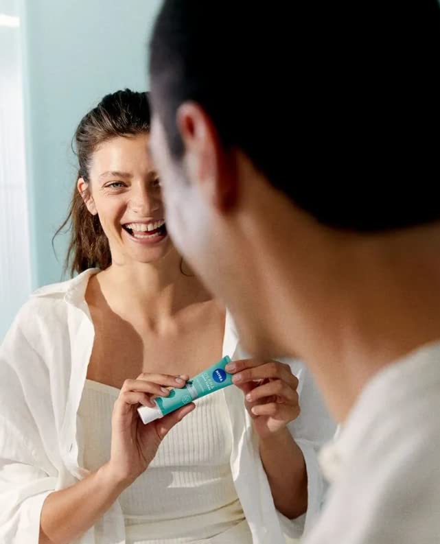 Nivea Derma Skin Clear Night Exfoliator for Blemish-prone Skin 40ml