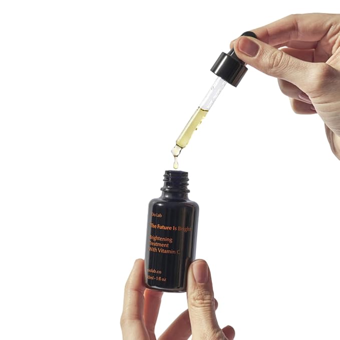 OIO The Future Is Bright Facial Oil with Vitamin C – Hydrating Face Oil with 15% Vitamin C, Organic Cold-Pressed Oils, Milk Thistle, Rosehip & Cranberry Seed Oils Fragrance-Free, 30ml