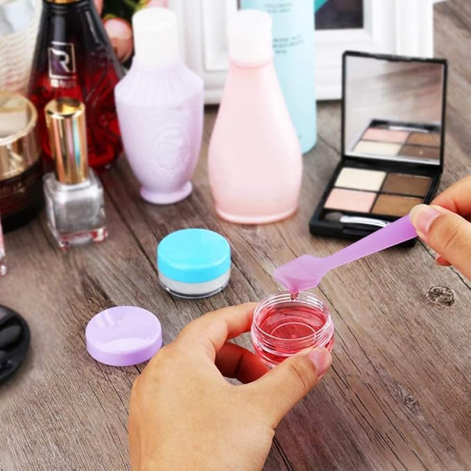 AKOAK 30 Pieces Mini Makeup Spatula, Professional Plastic Face Cream Mask Churn, Skin Care Cream Spoon DIY Mix and Sample for Home Salons