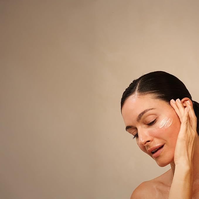 toty By Sofia Vergara - Reversa Retinol Photoage-Defying Serum - Anti-Aging to Reduce Lines and Wrinkles for Firm and Plump Skin - 0.5% Micro-Encapsulated Retinol, 5% Niacinamide, 2% NAG - 1.0 fl oz